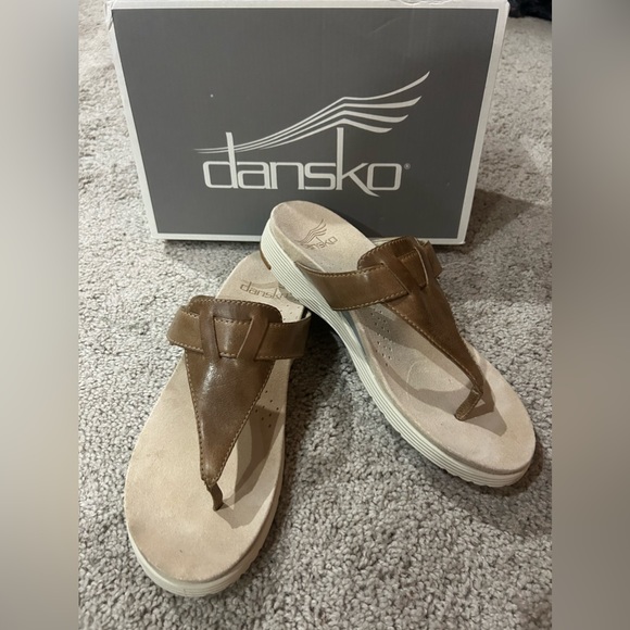 Dansko sandals new in box - Picture 2 of 6